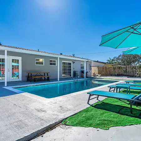 Relax & Fun Hollywood Private Pool | Arcade Game Vila